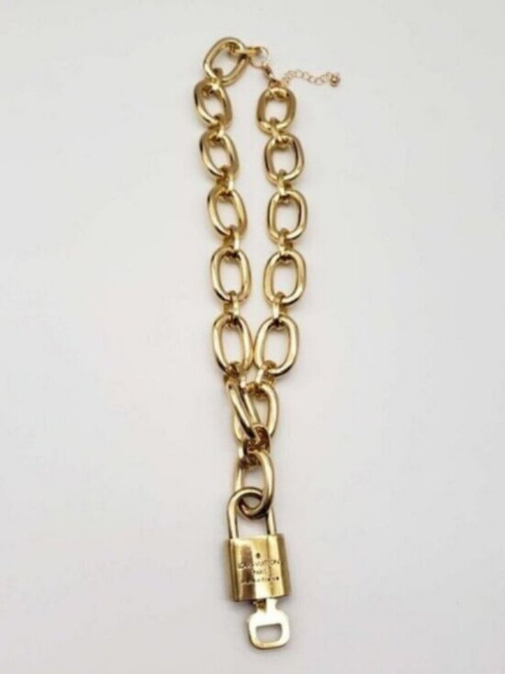 Gold-Plated Necklace with Authentic Louis Vuitton Padlock - Picture 10 of 15